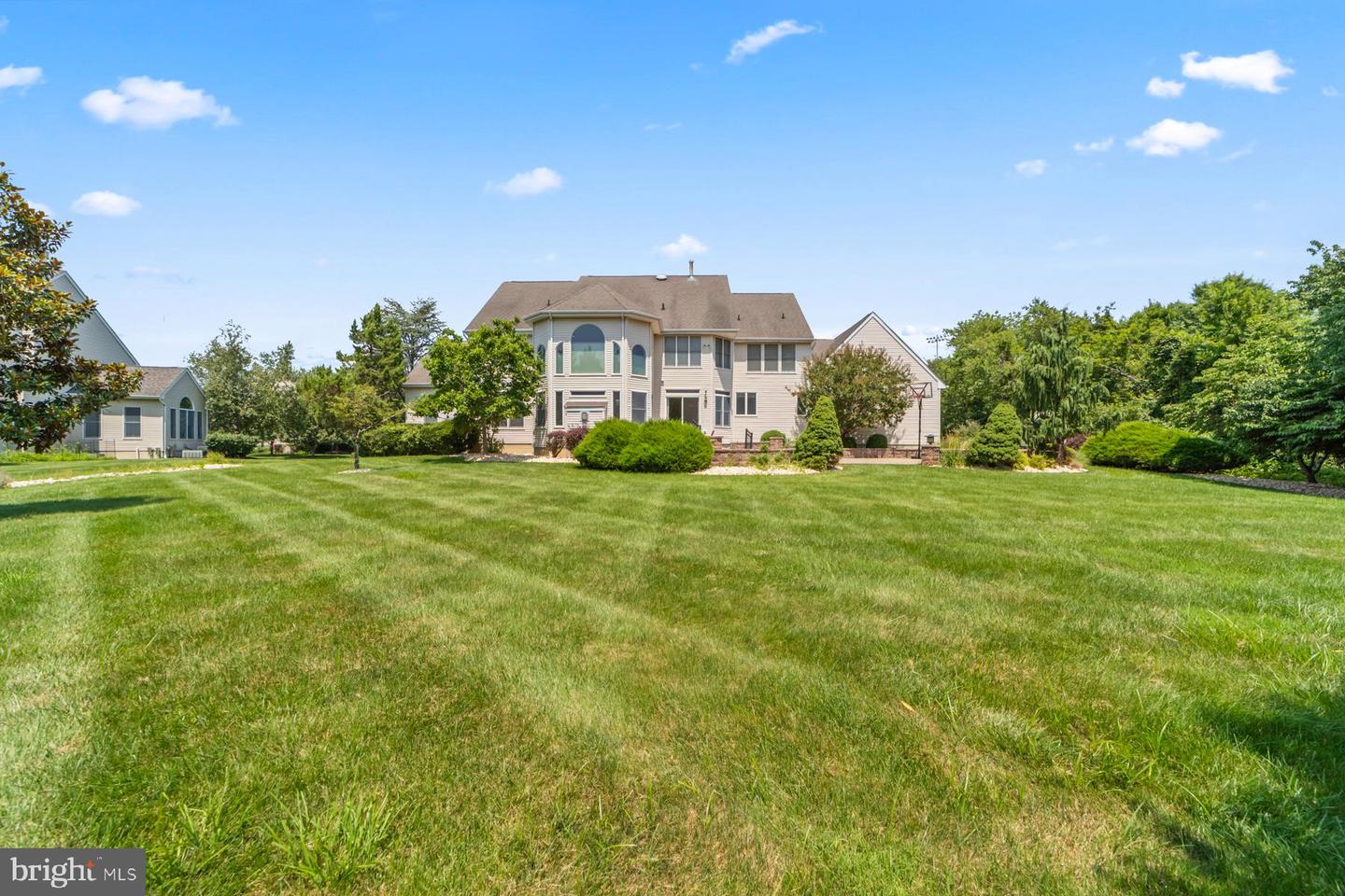 26 Woodland Dr