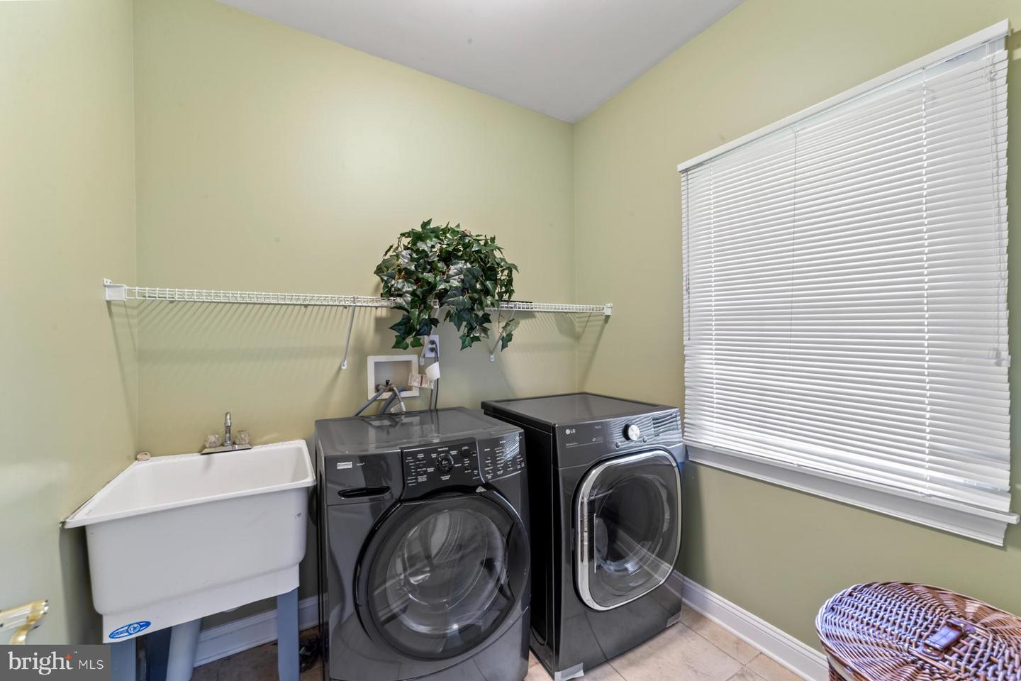 26 Woodland Dr