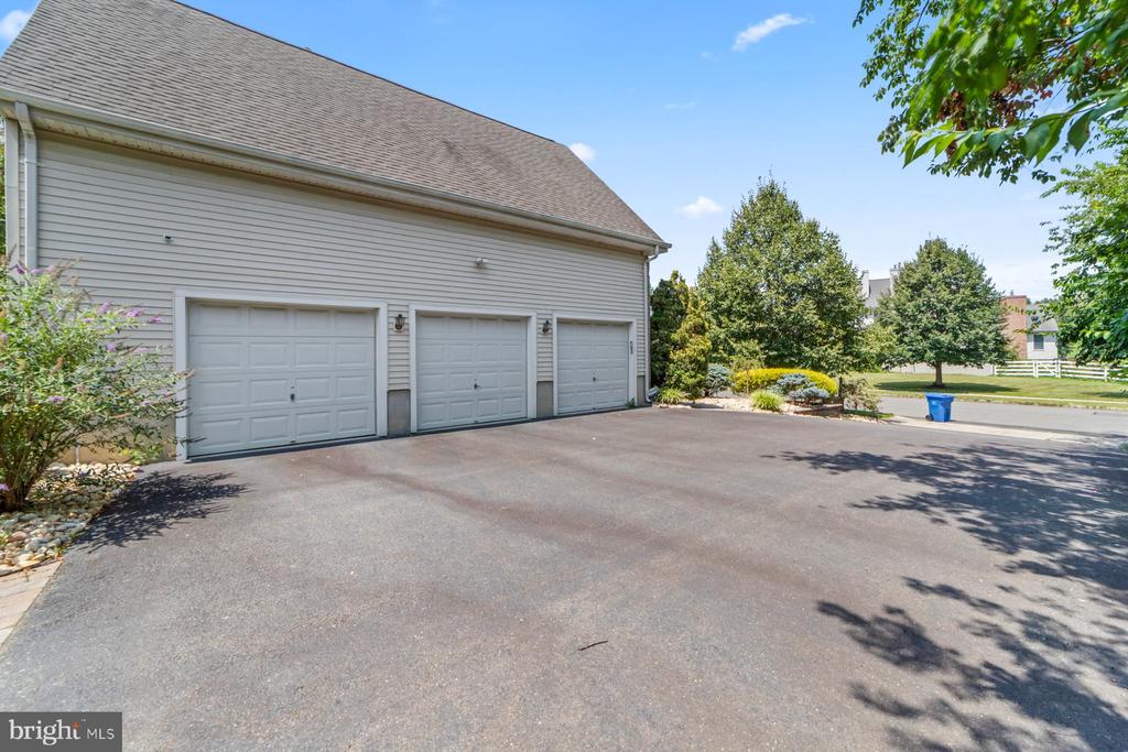 26 Woodland Dr