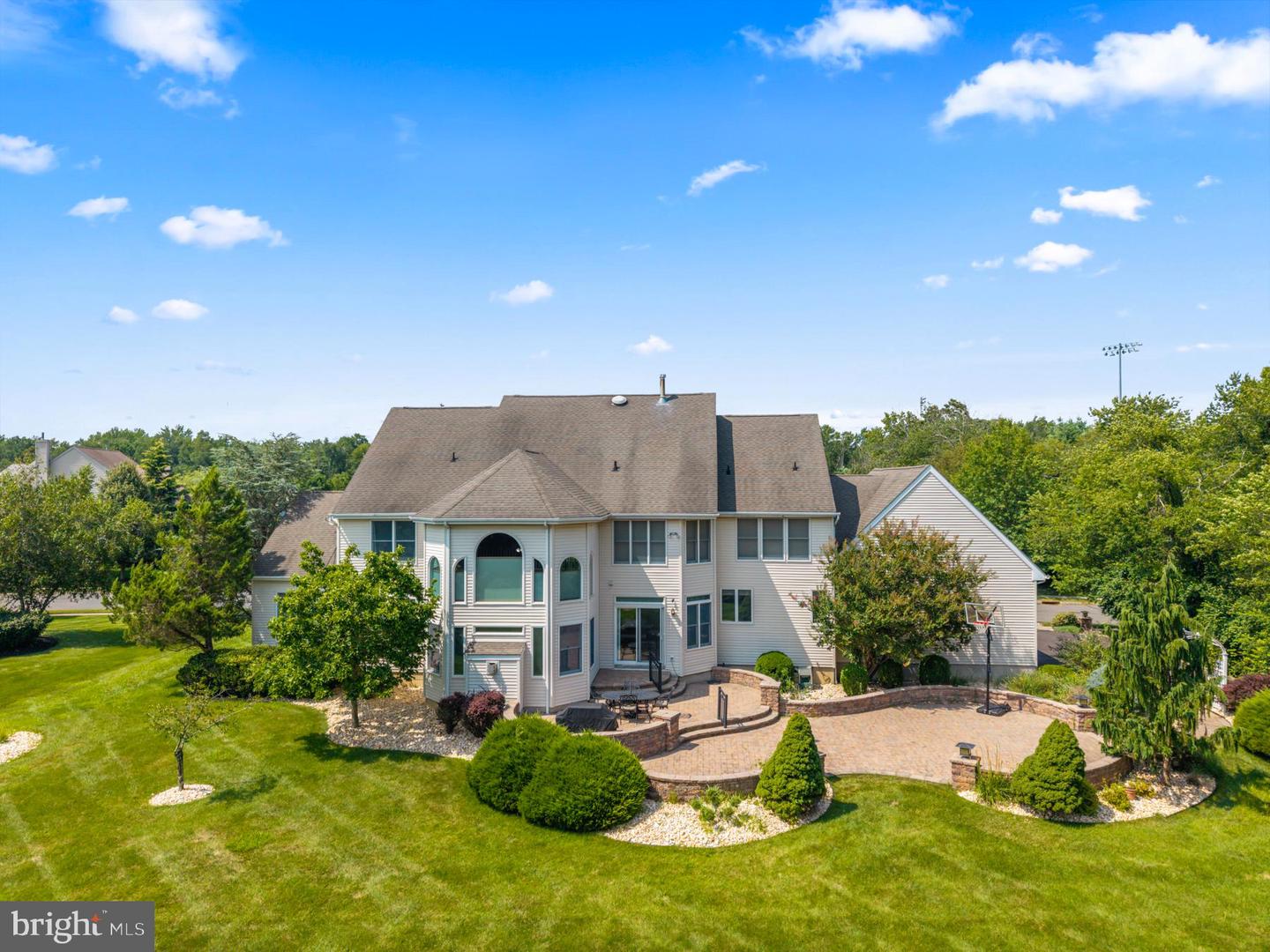 26 Woodland Dr