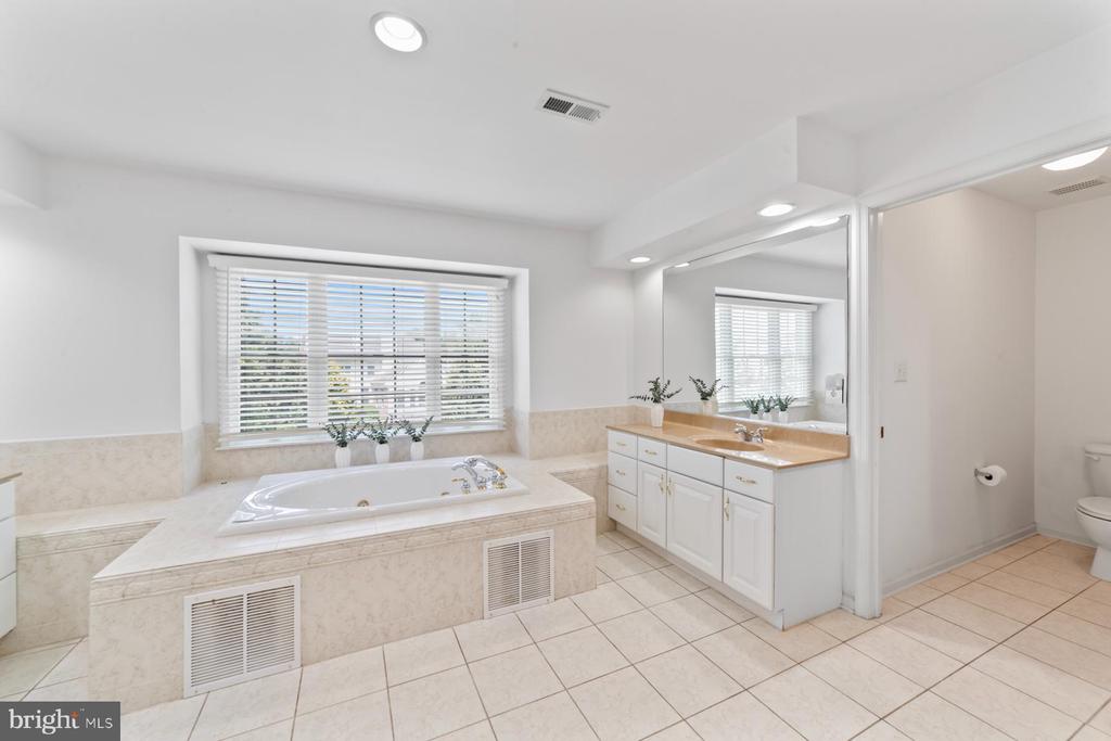 26 Woodland Dr