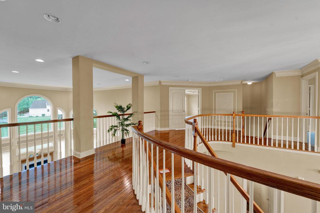 19 MEADOWLARK DRIVE