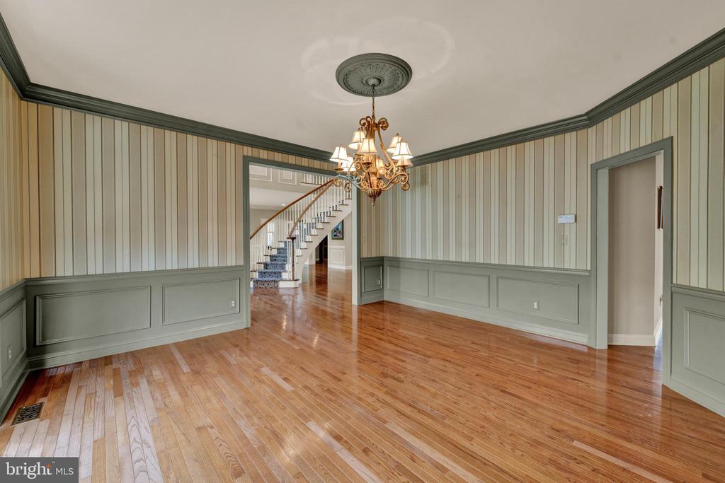 19 MEADOWLARK DRIVE