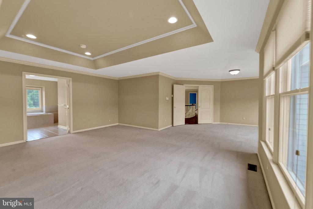19 MEADOWLARK DRIVE