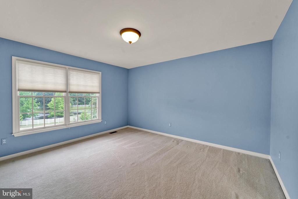 19 MEADOWLARK DRIVE