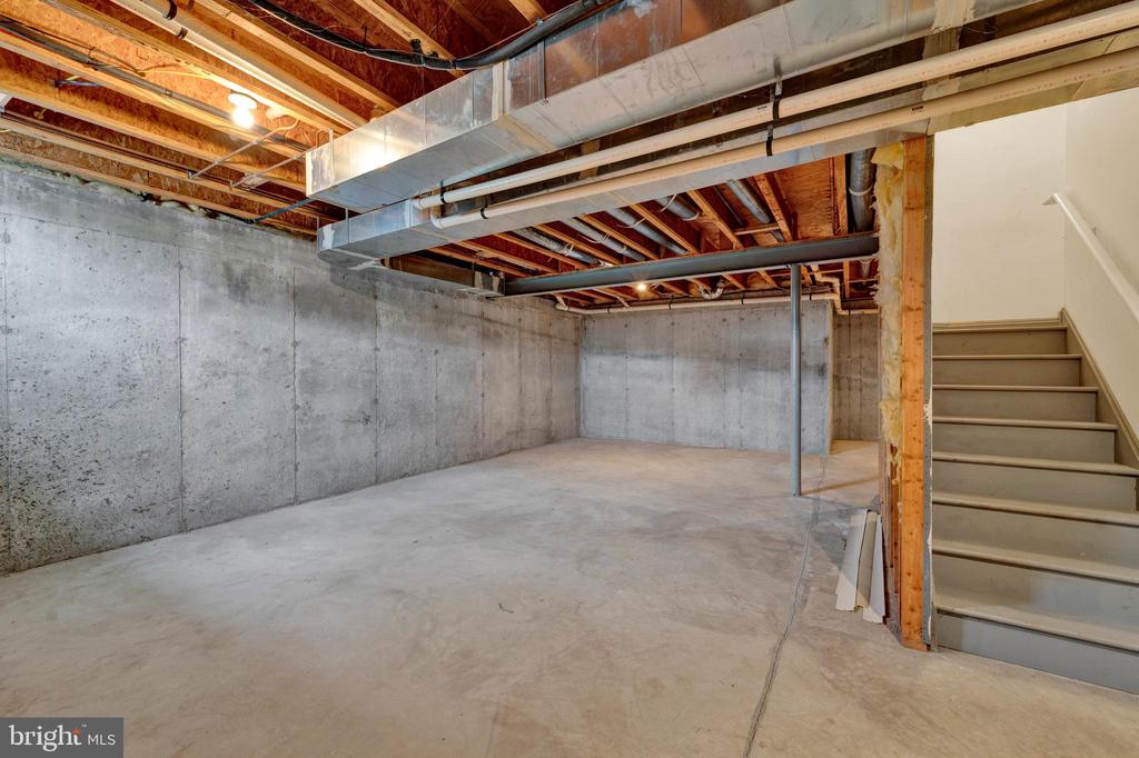19 MEADOWLARK DRIVE