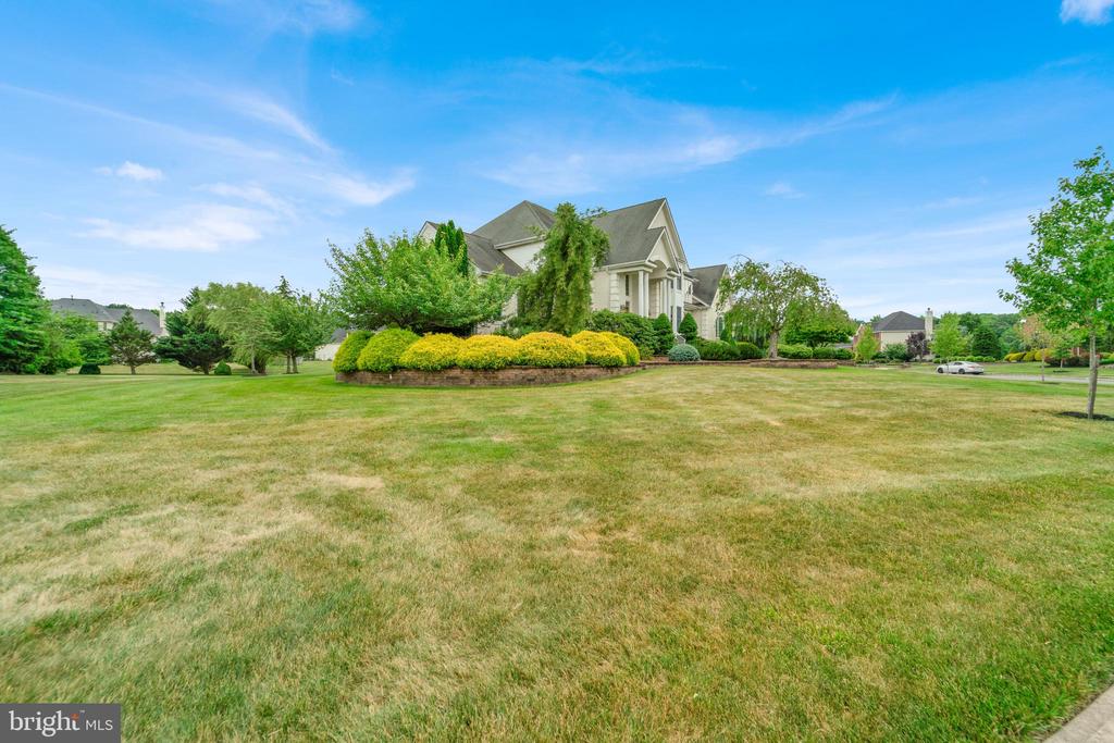 19 MEADOWLARK DRIVE