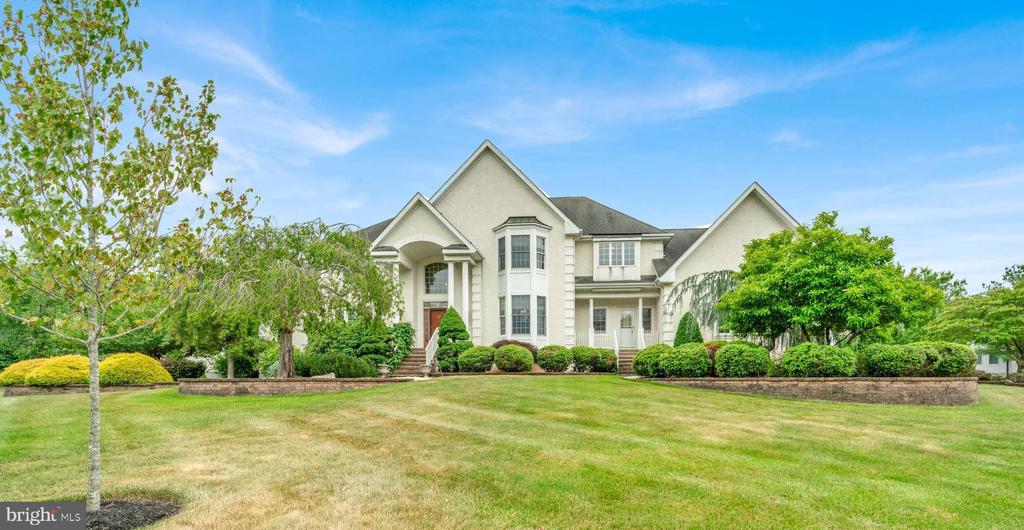 19 MEADOWLARK DRIVE