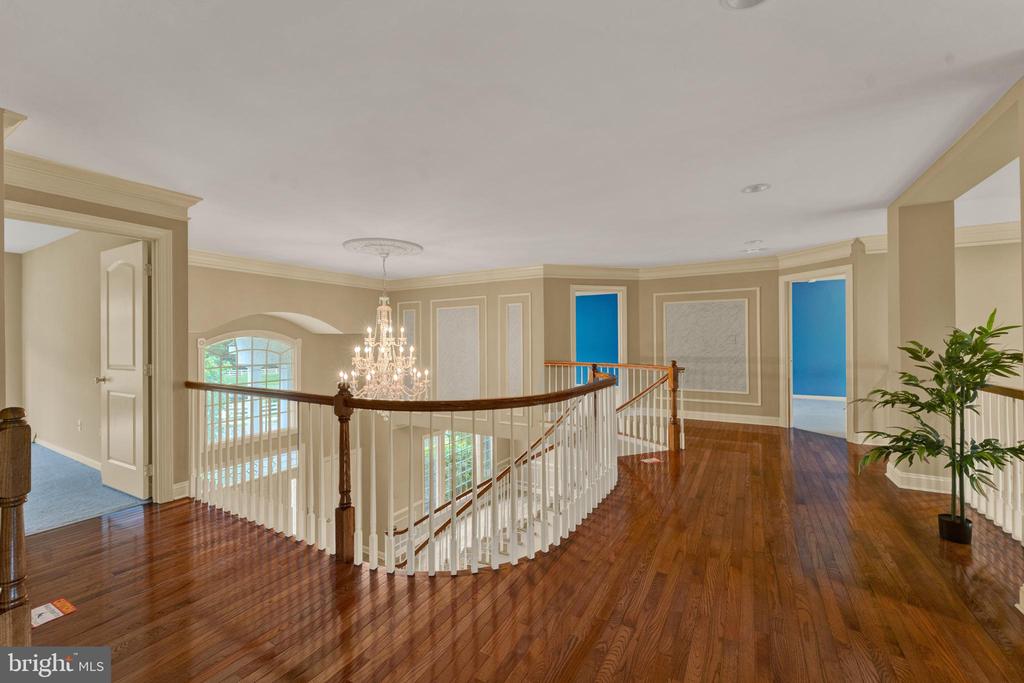 19 MEADOWLARK DRIVE