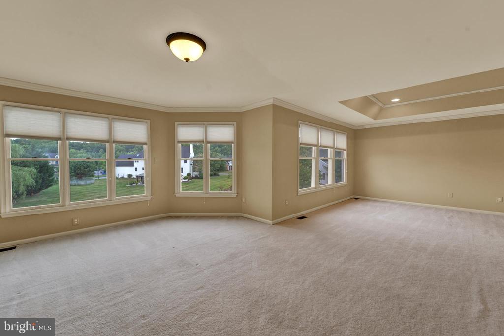 19 MEADOWLARK DRIVE