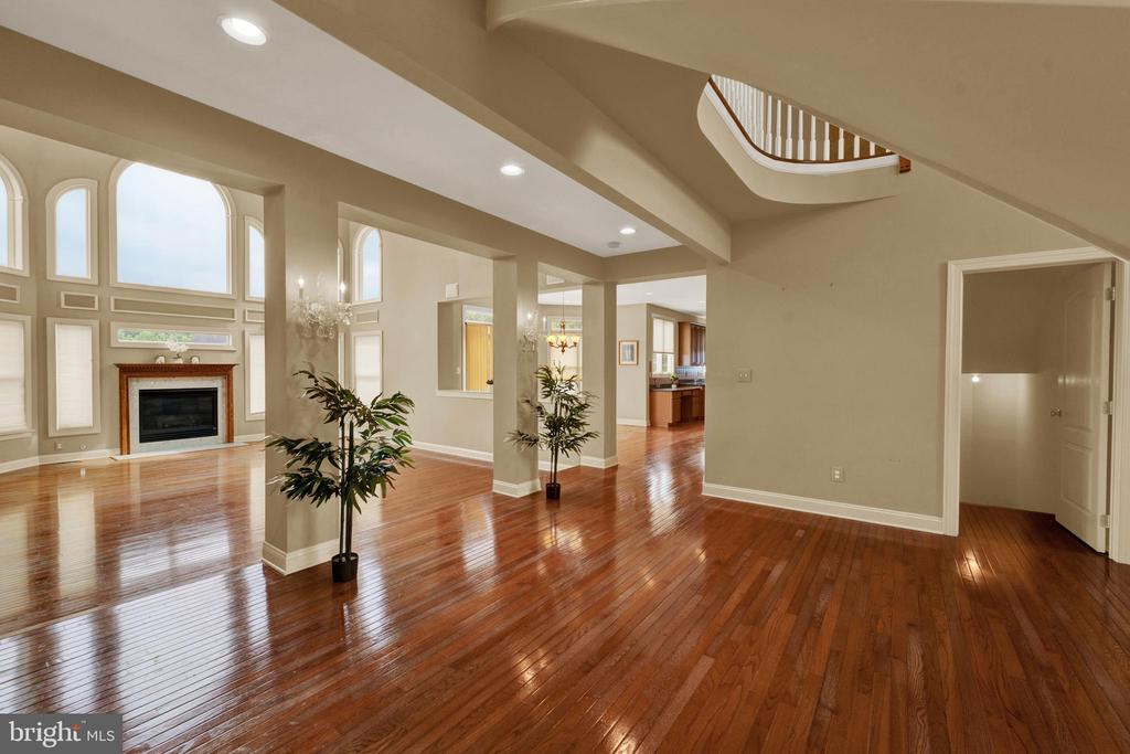 19 MEADOWLARK DRIVE