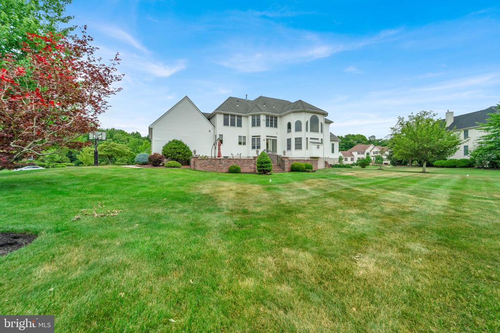 19 MEADOWLARK DRIVE