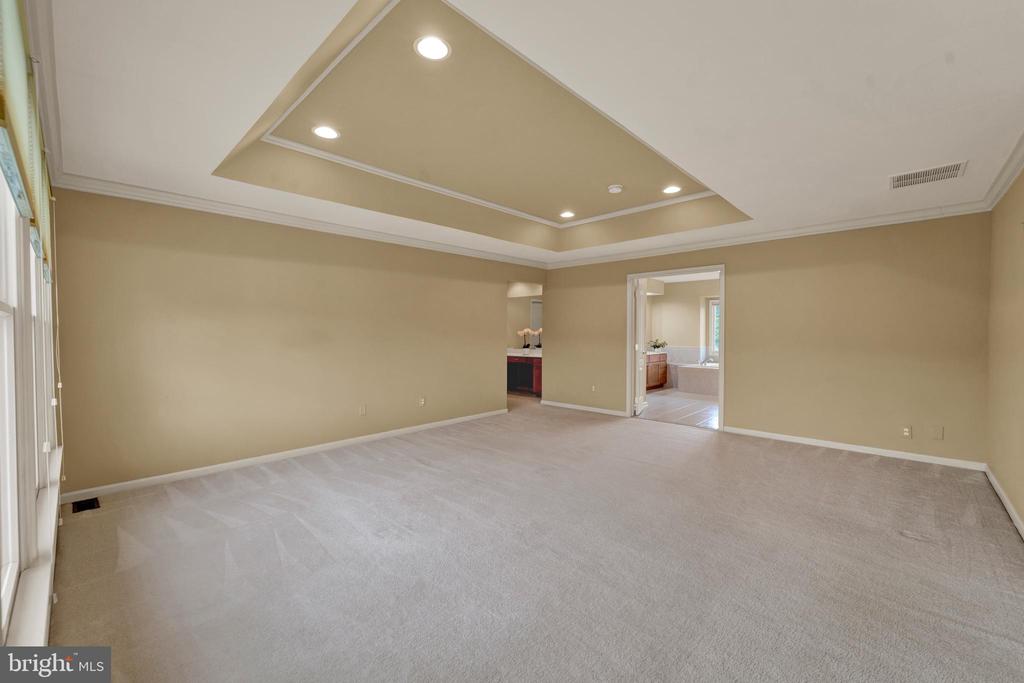 19 MEADOWLARK DRIVE