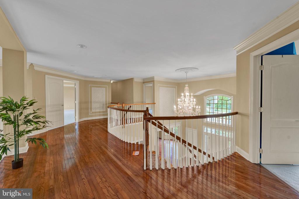 19 MEADOWLARK DRIVE