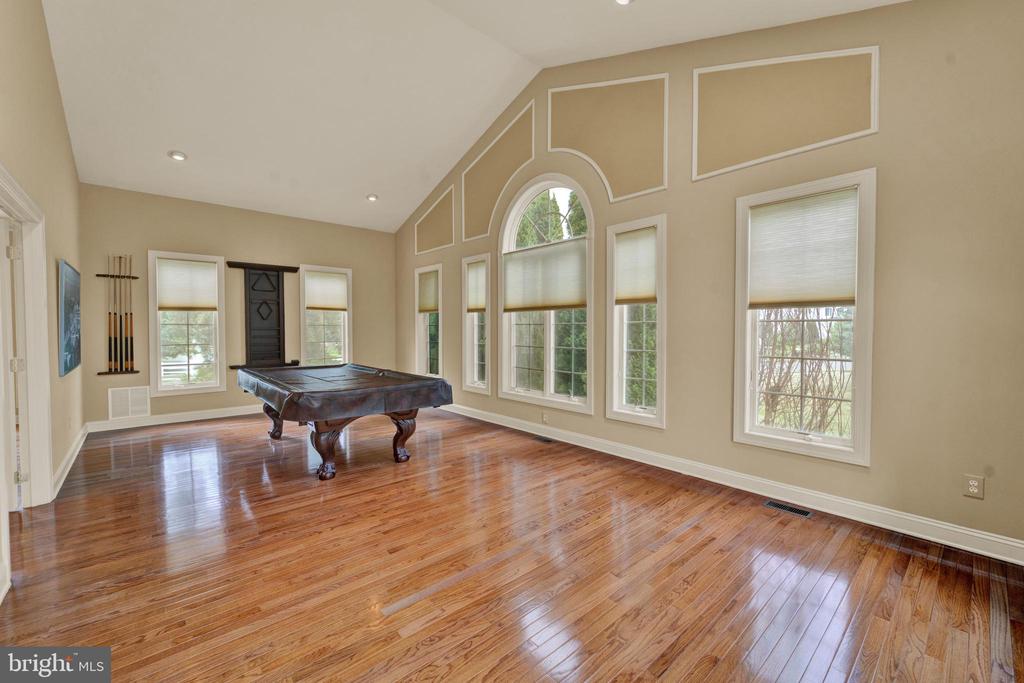 19 MEADOWLARK DRIVE