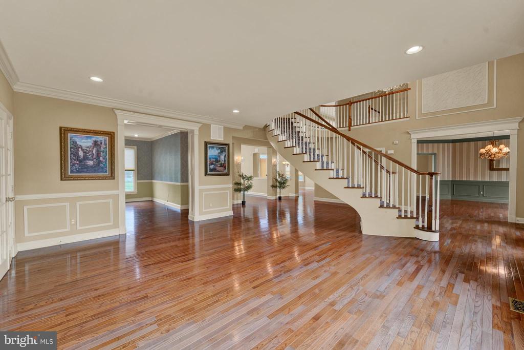 19 MEADOWLARK DRIVE