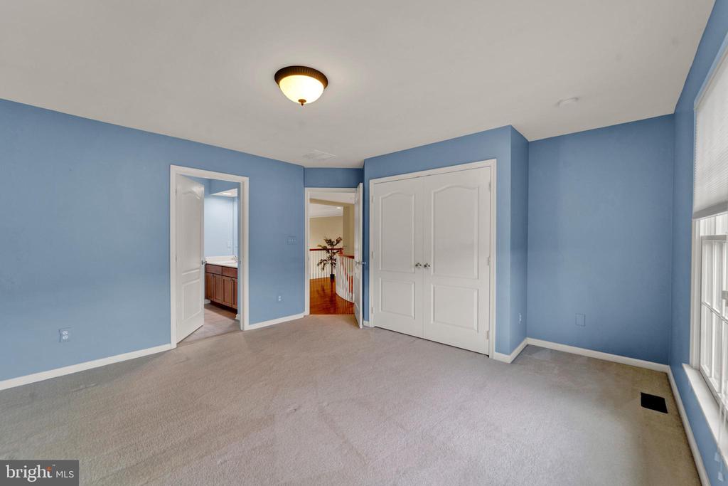 19 MEADOWLARK DRIVE