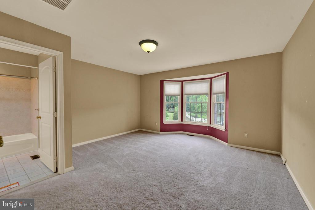 19 MEADOWLARK DRIVE