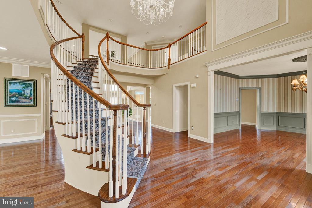 19 MEADOWLARK DRIVE