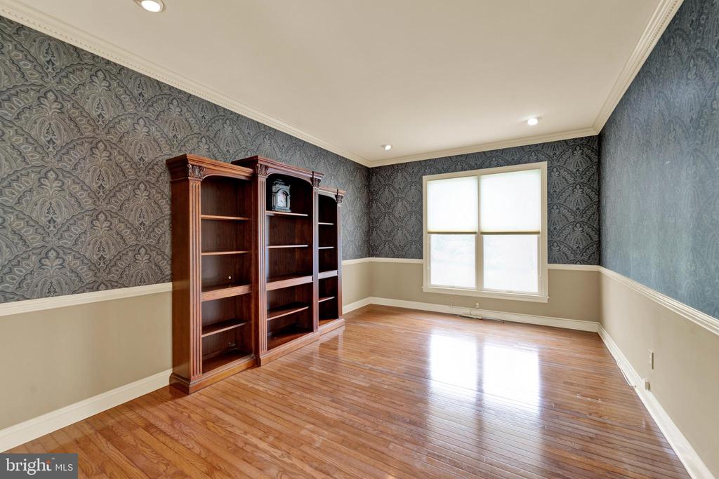 19 MEADOWLARK DRIVE