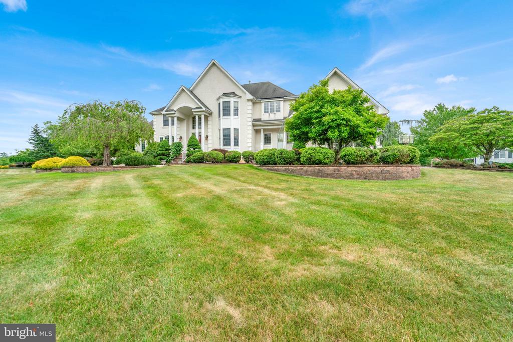 19 MEADOWLARK DRIVE