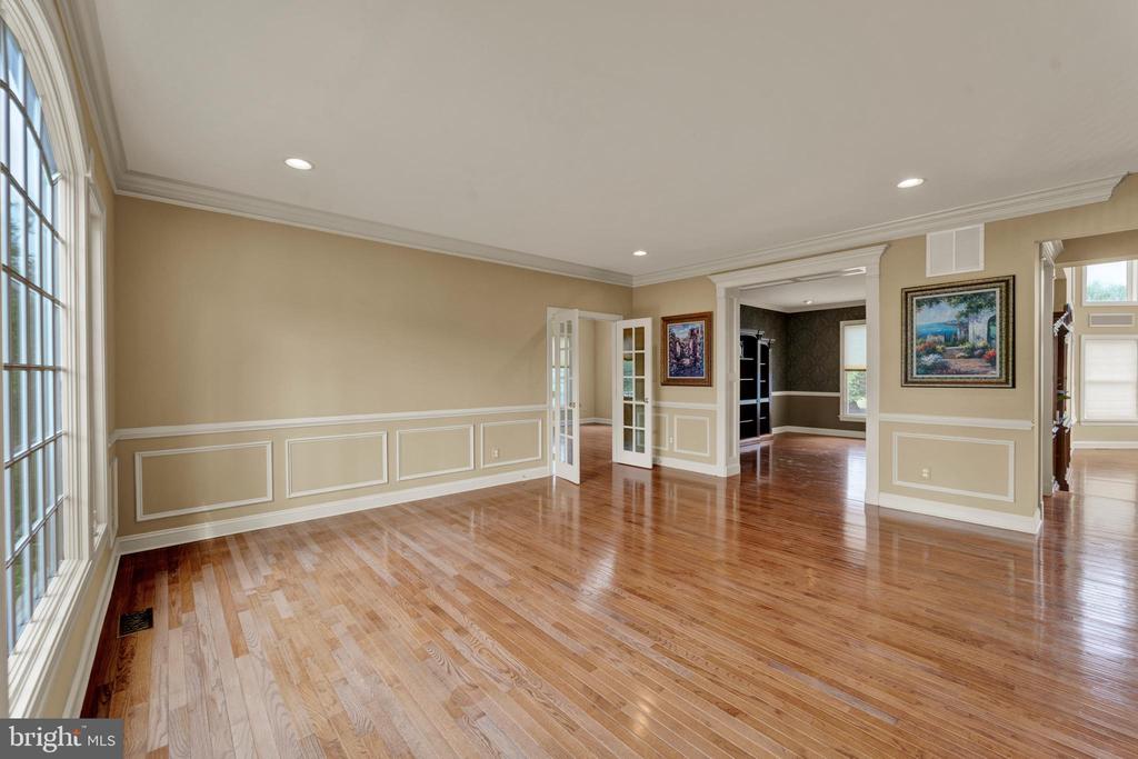 19 MEADOWLARK DRIVE