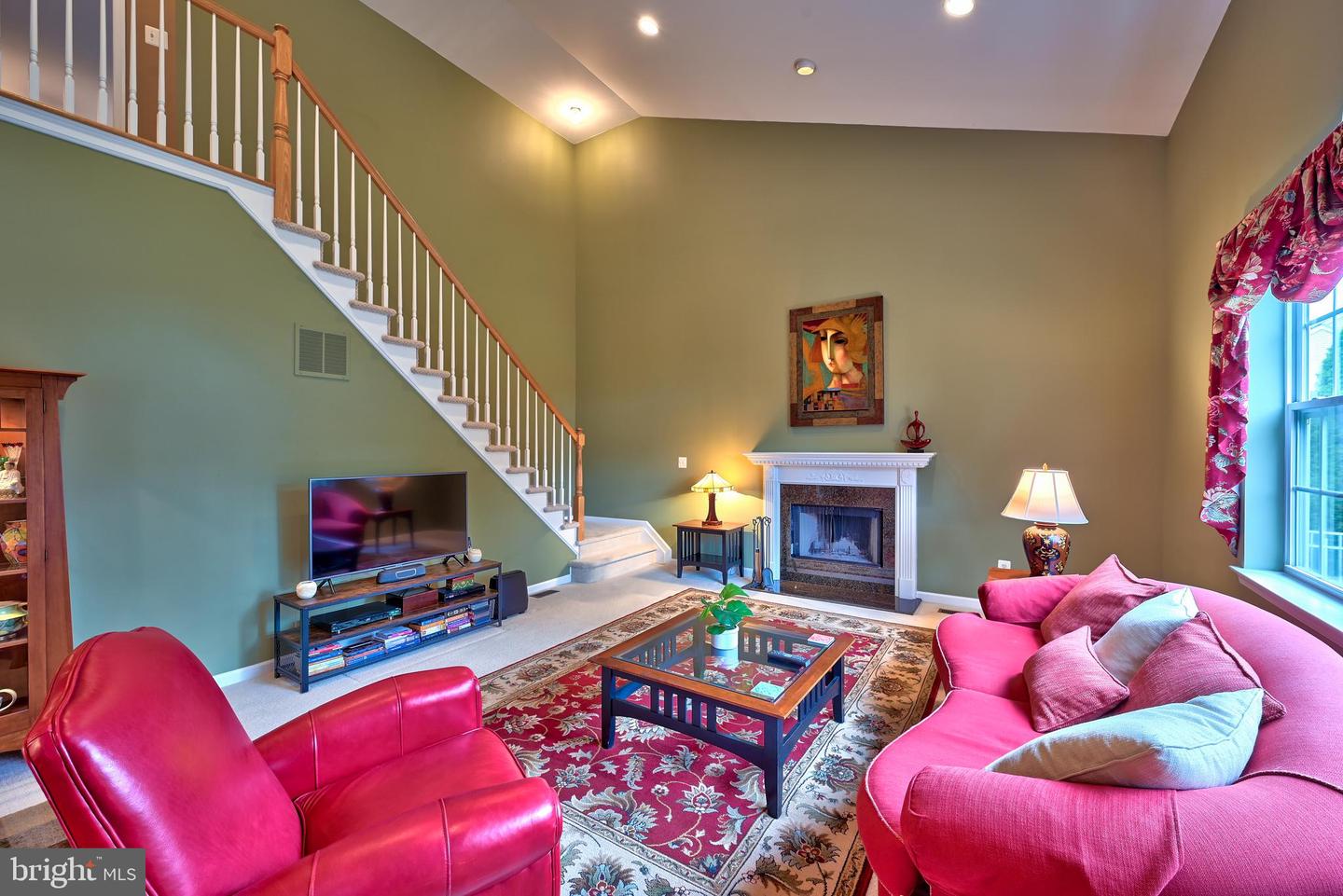 9 FIELDCREST DRIVE