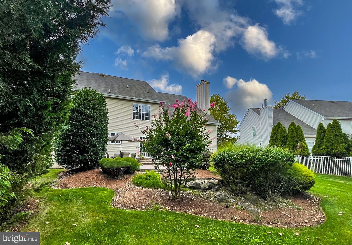 9 FIELDCREST DRIVE
