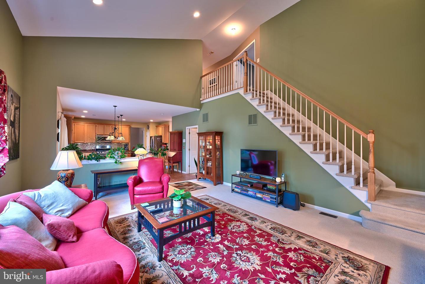 9 FIELDCREST DRIVE