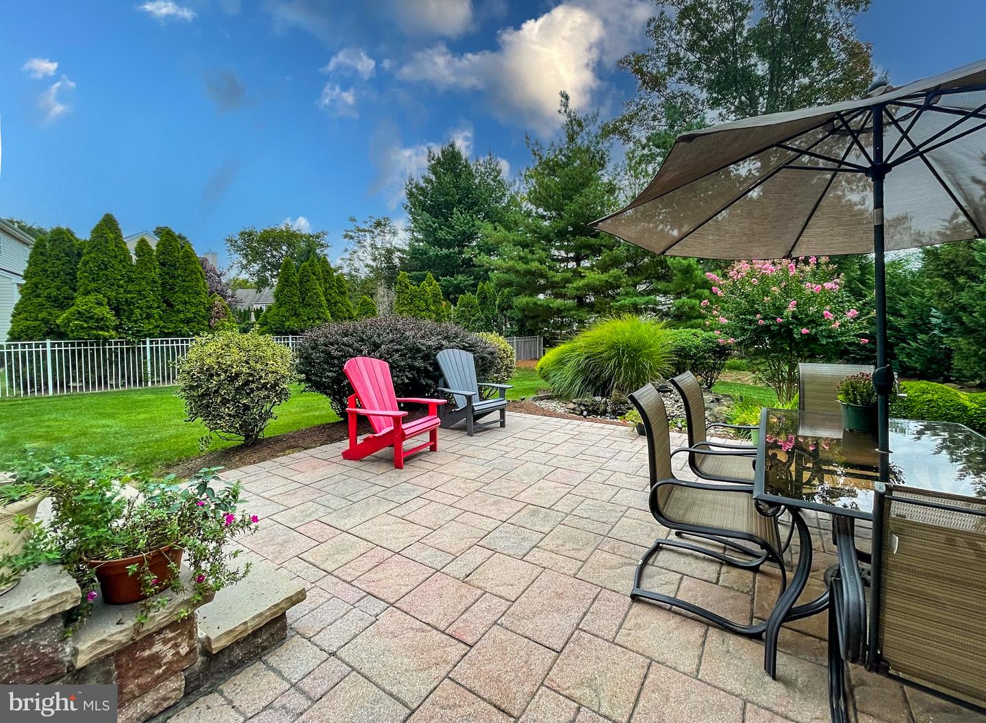 9 FIELDCREST DRIVE