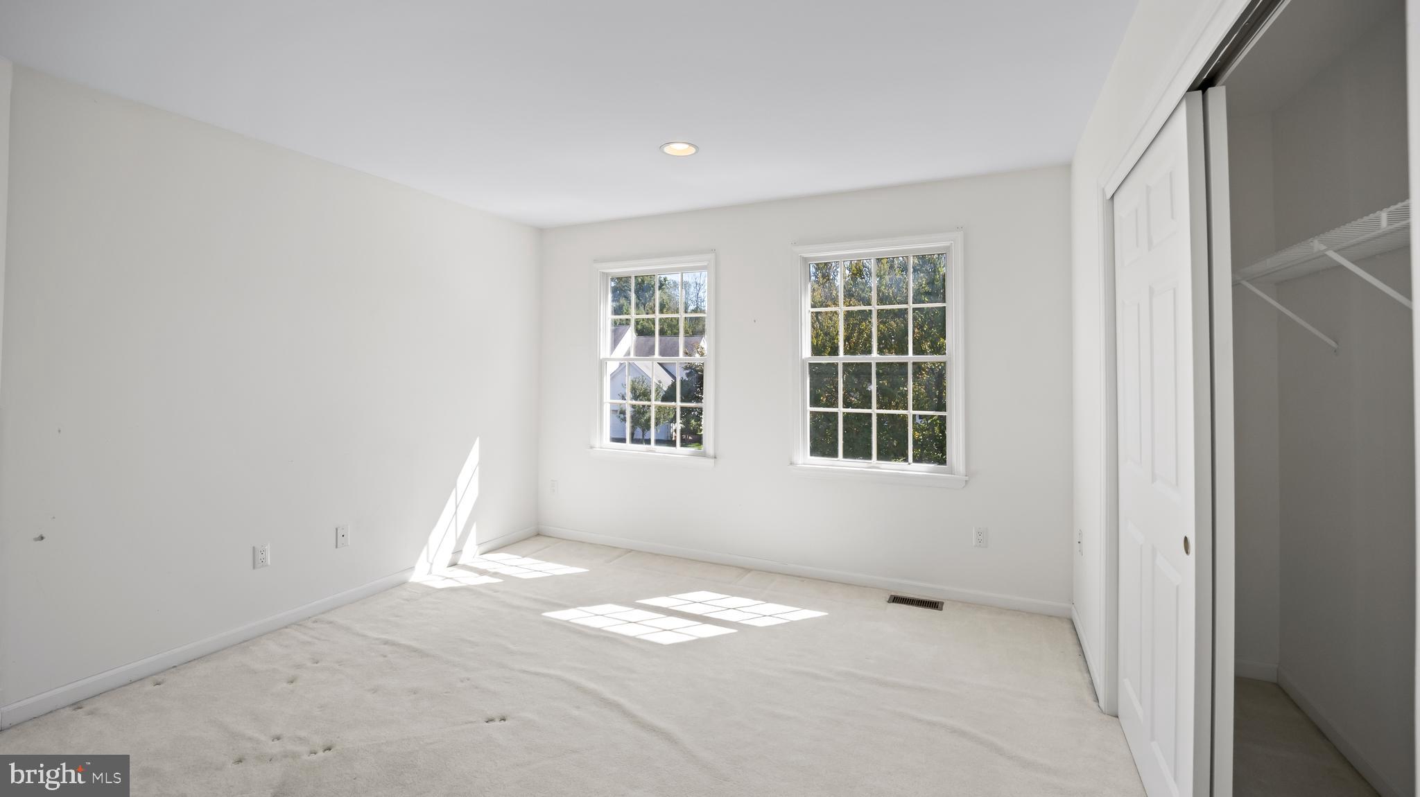 8 Bethpage DRIVE