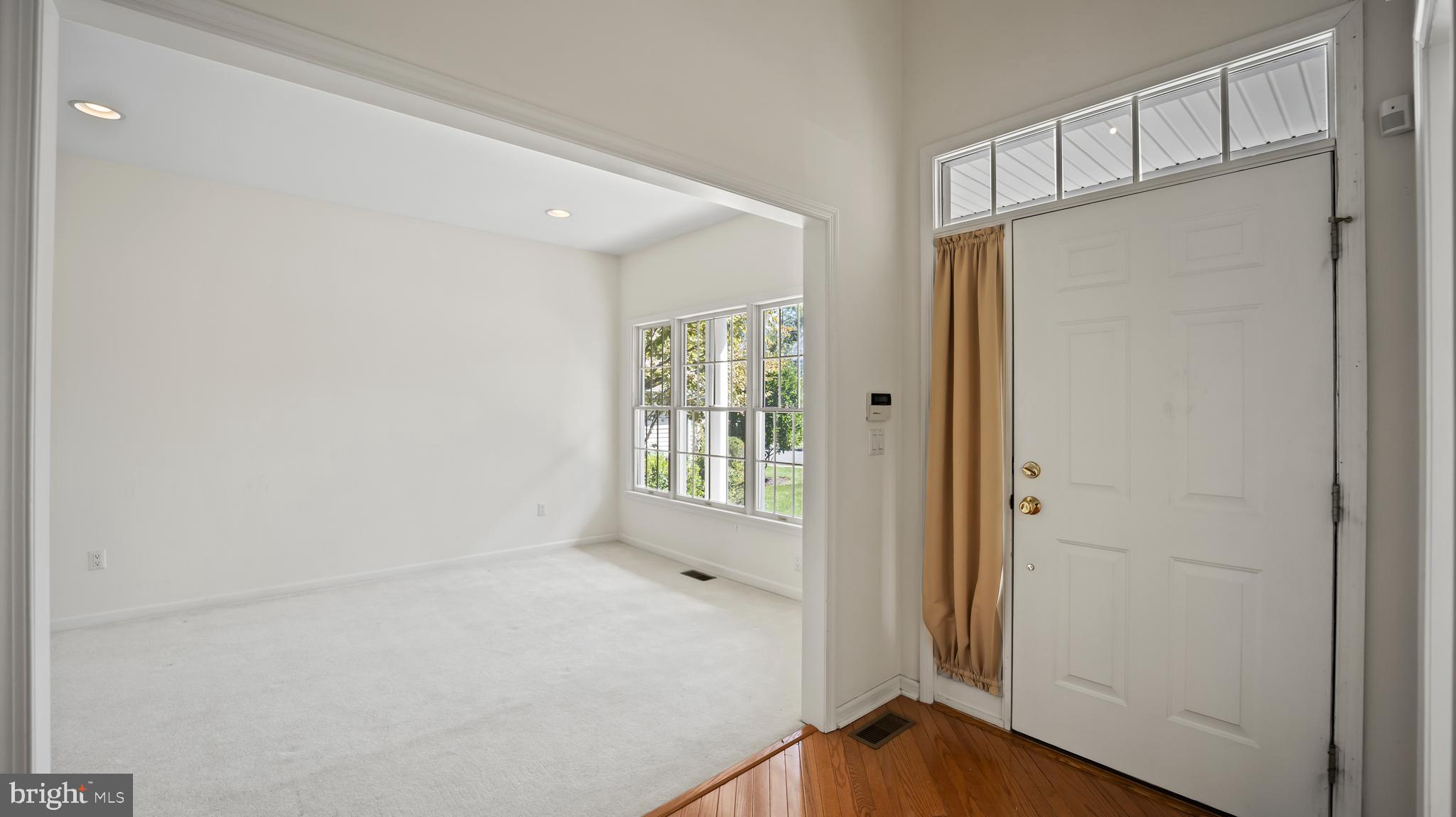 8 Bethpage DRIVE