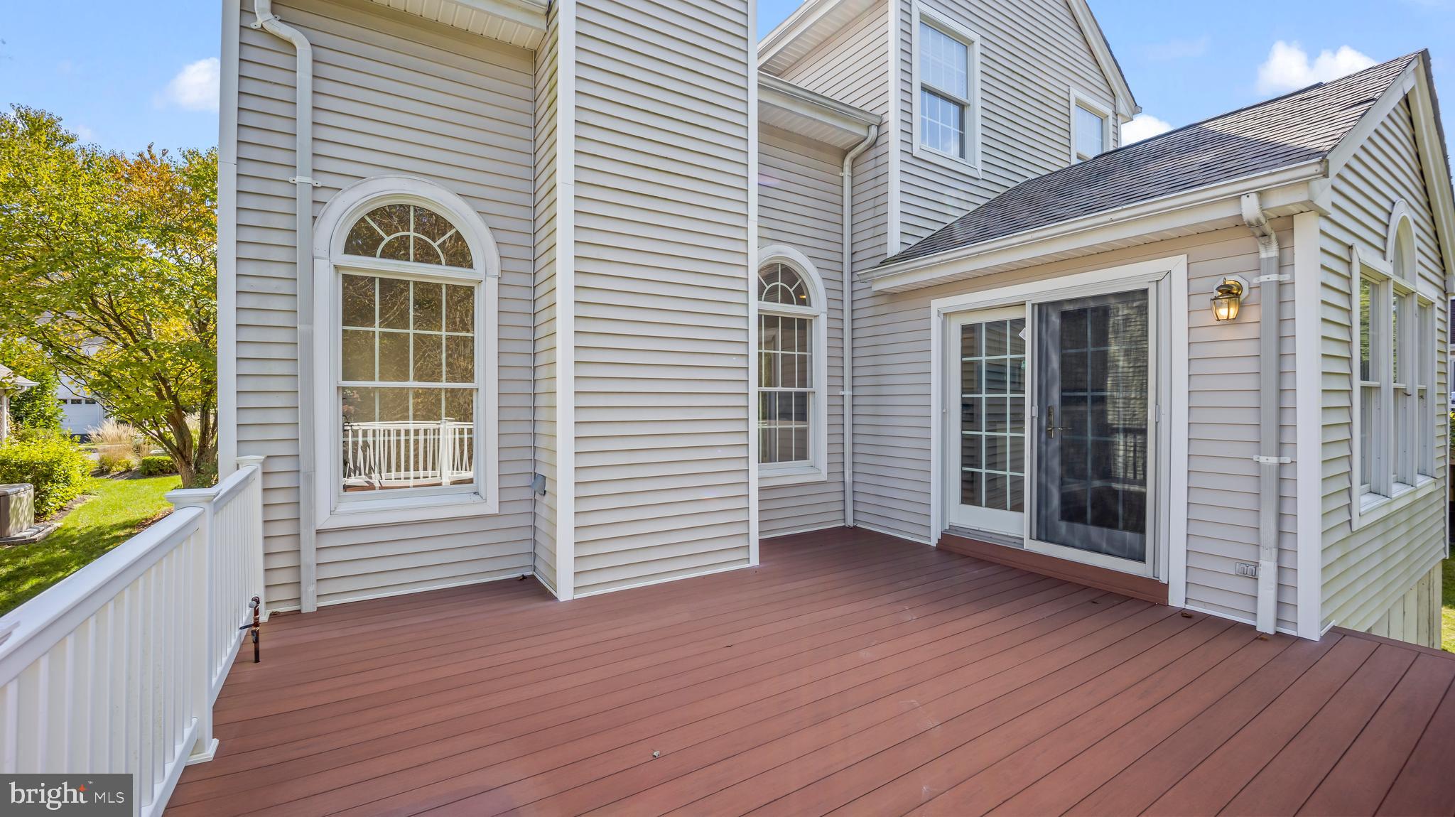 8 Bethpage DRIVE