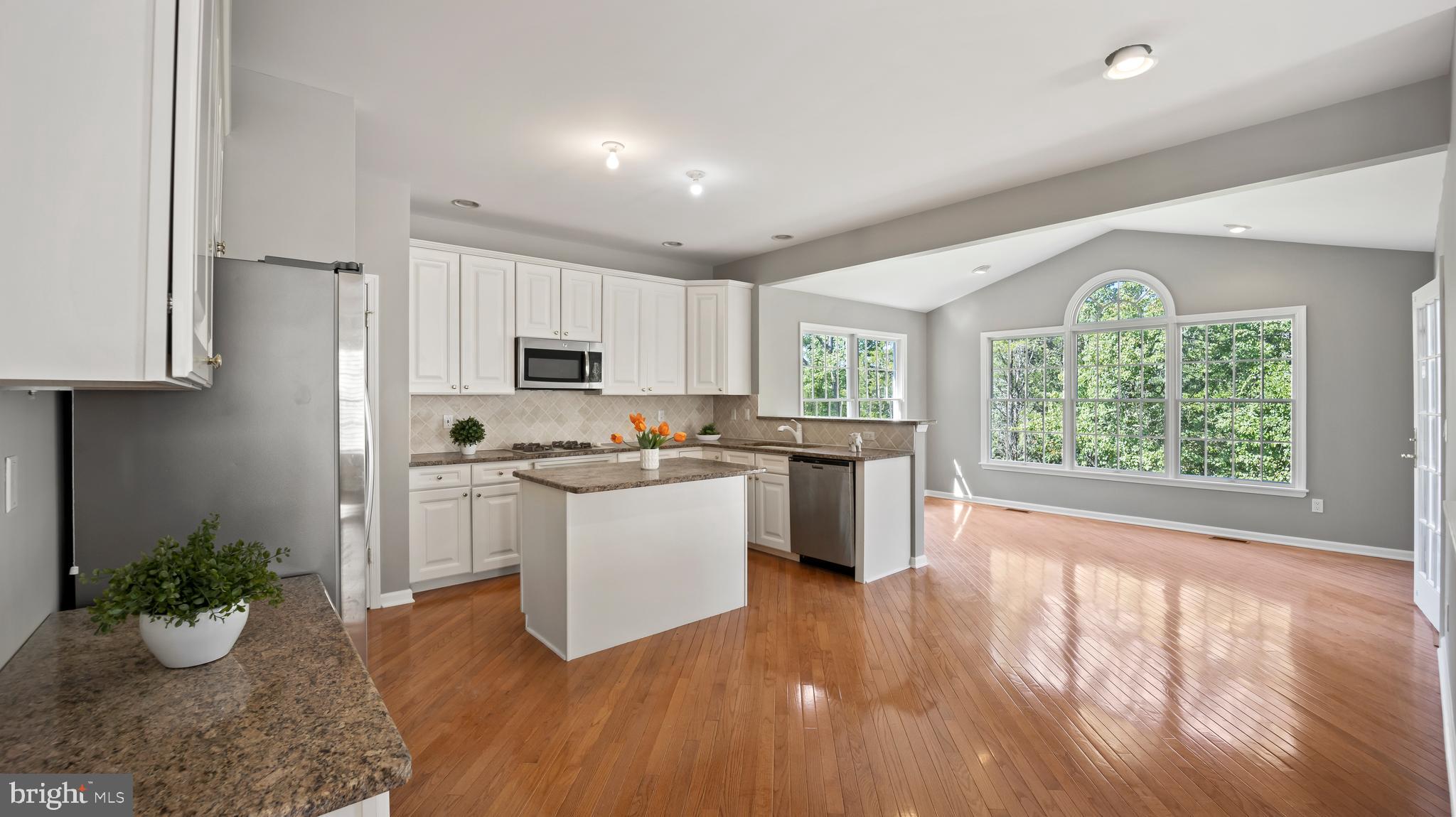 8 Bethpage DRIVE