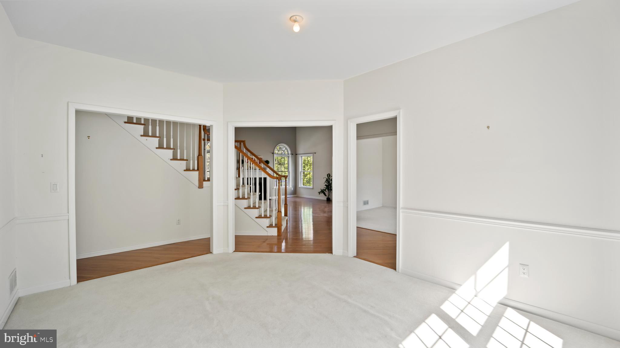 8 Bethpage DRIVE