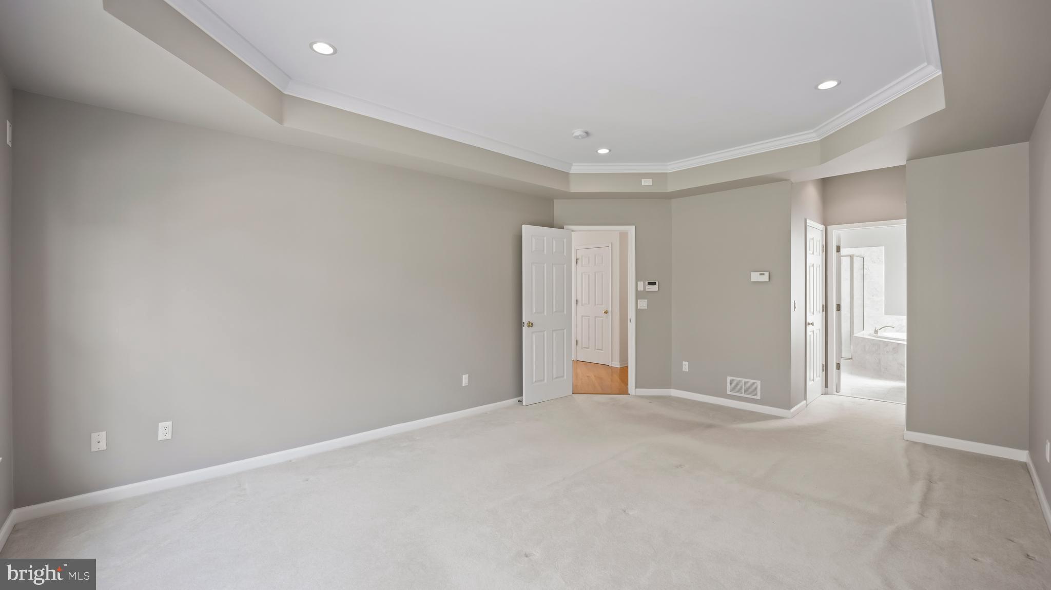8 Bethpage DRIVE