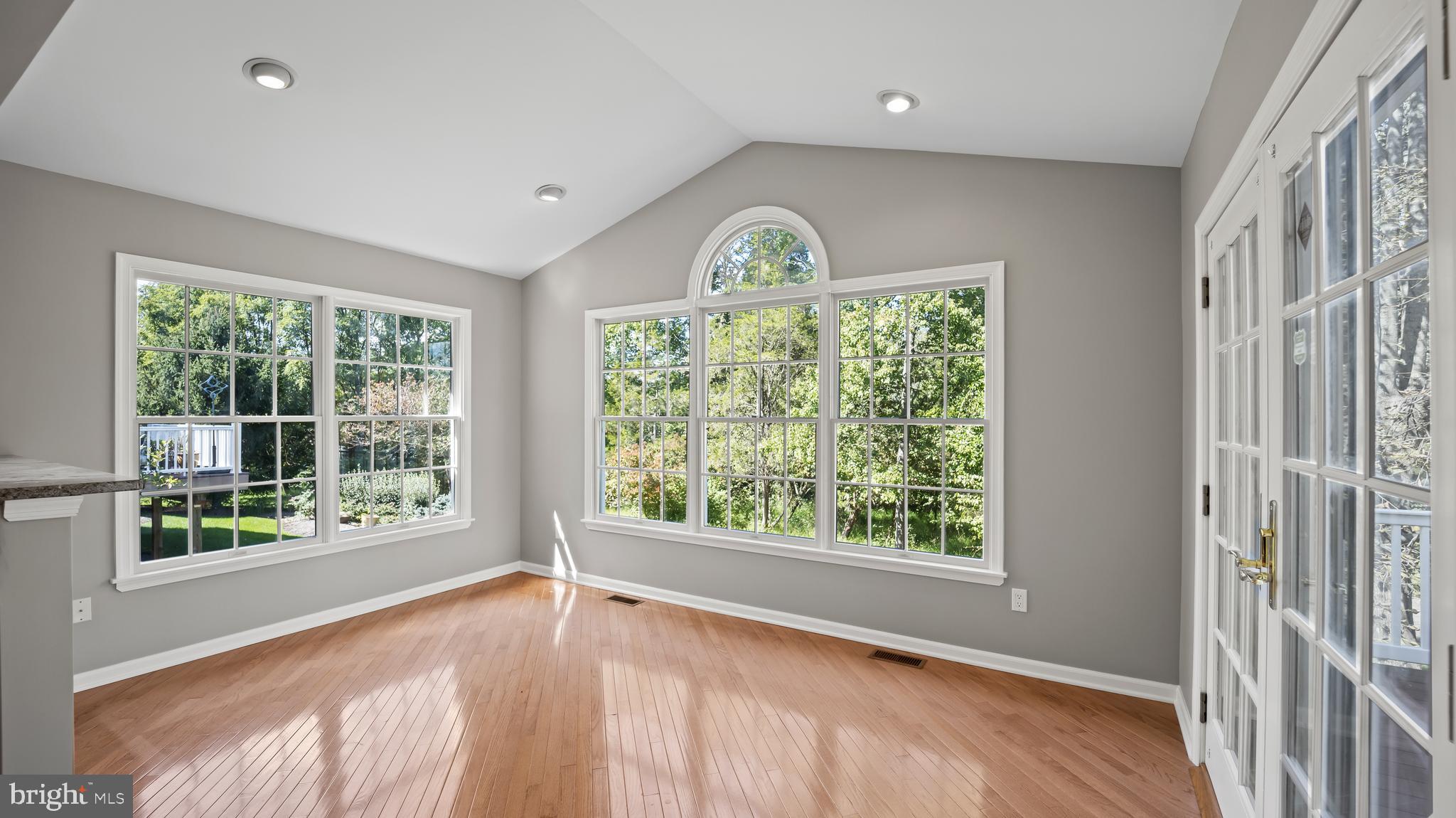 8 Bethpage DRIVE