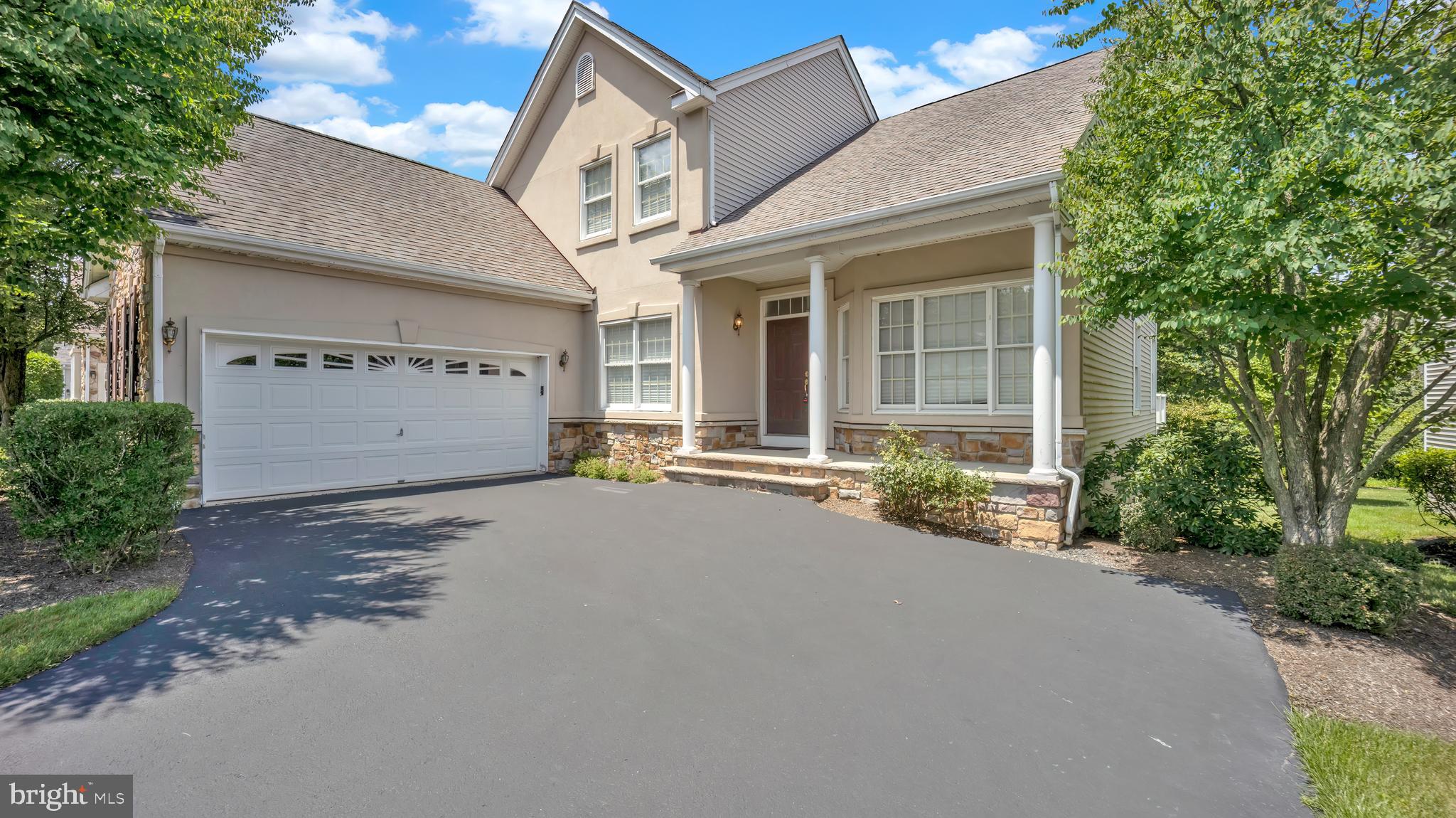 8 Bethpage DRIVE