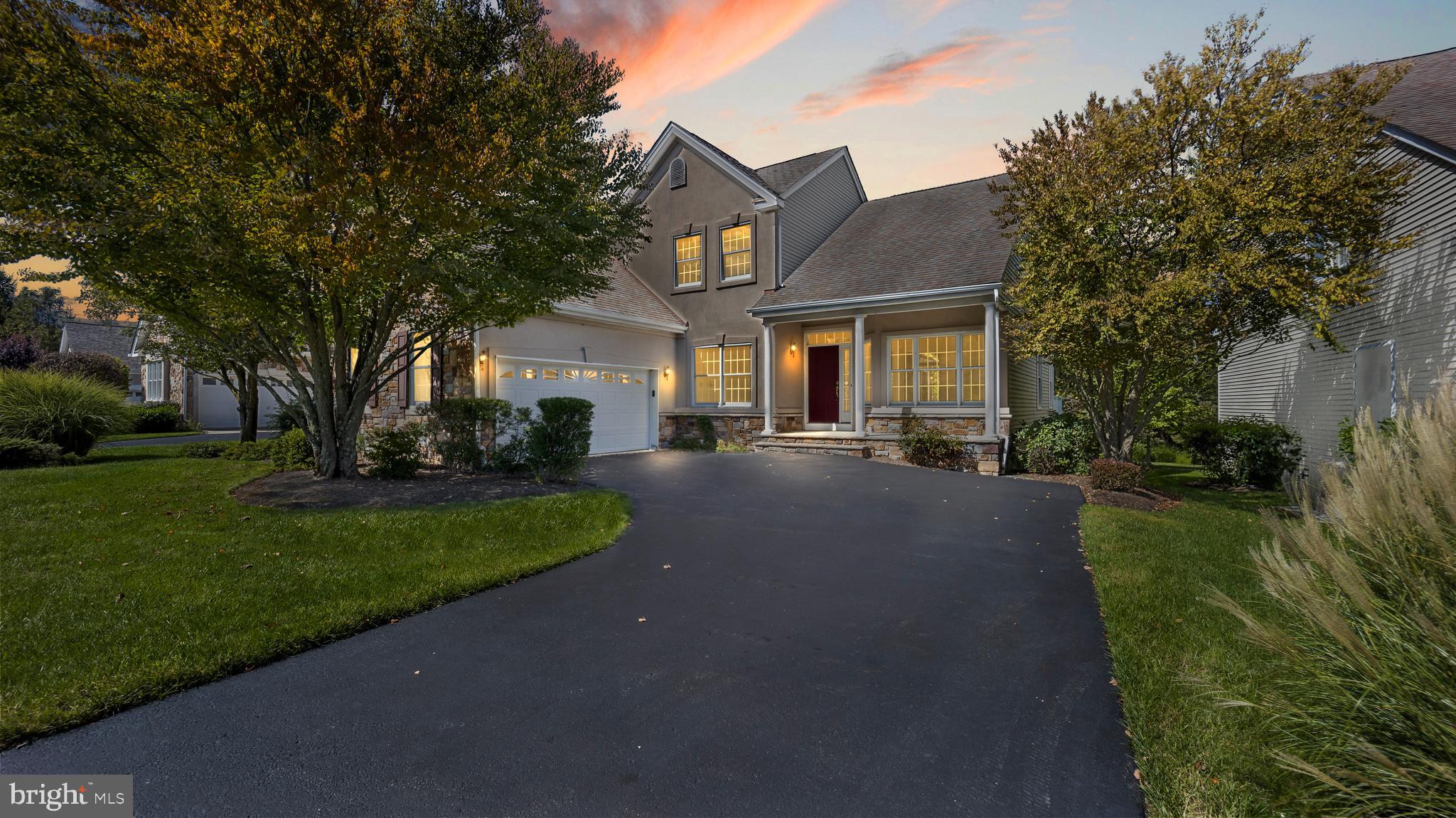 8 Bethpage DRIVE