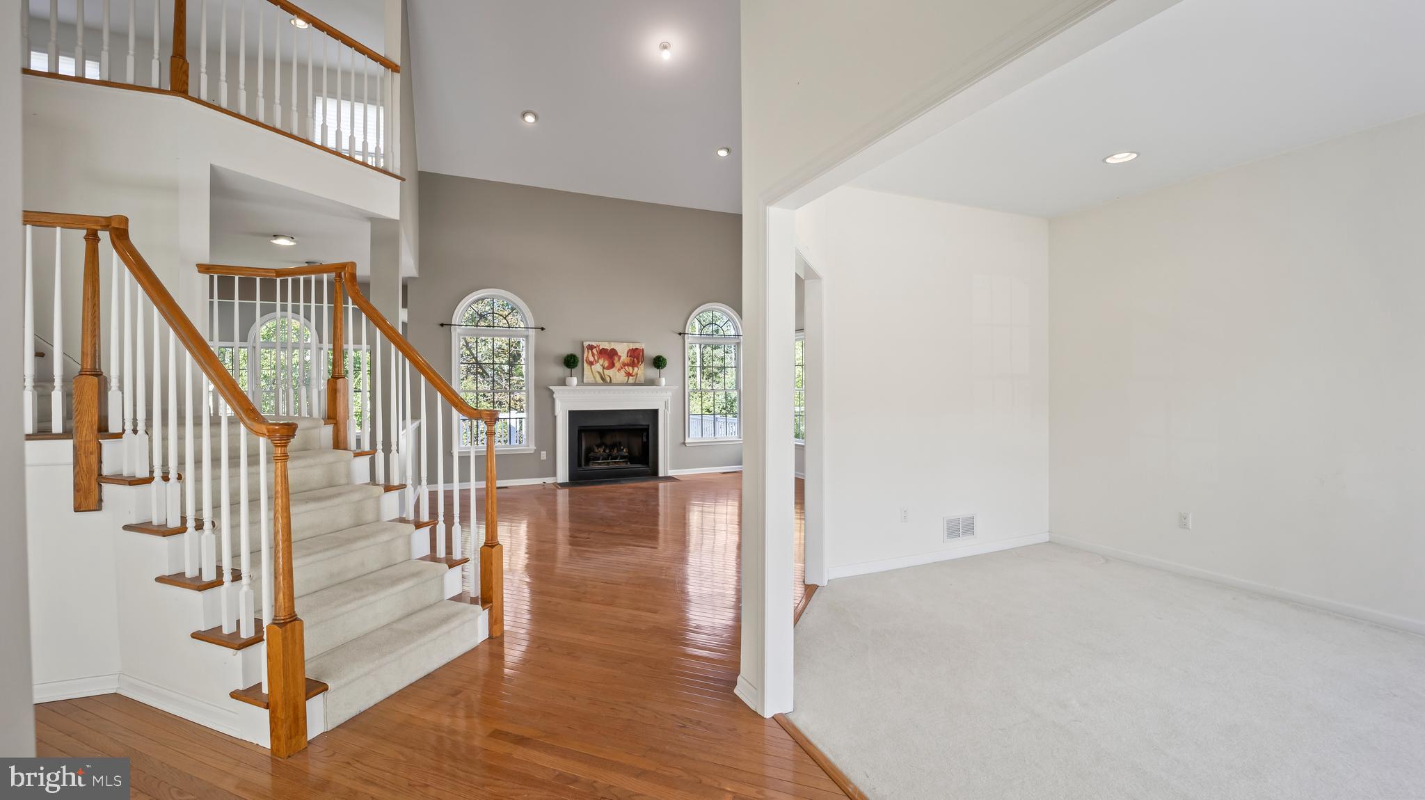 8 Bethpage DRIVE