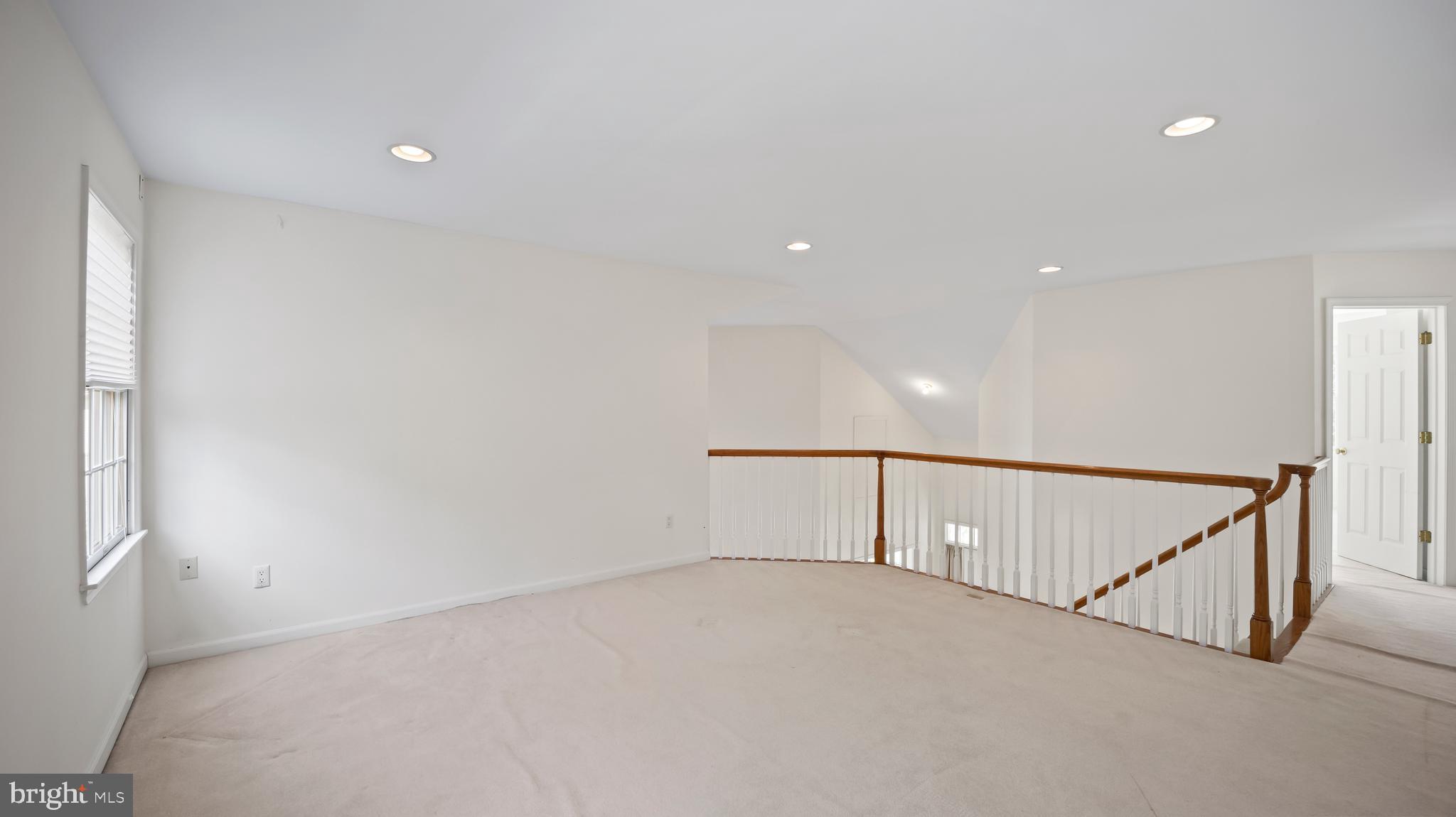 8 Bethpage DRIVE