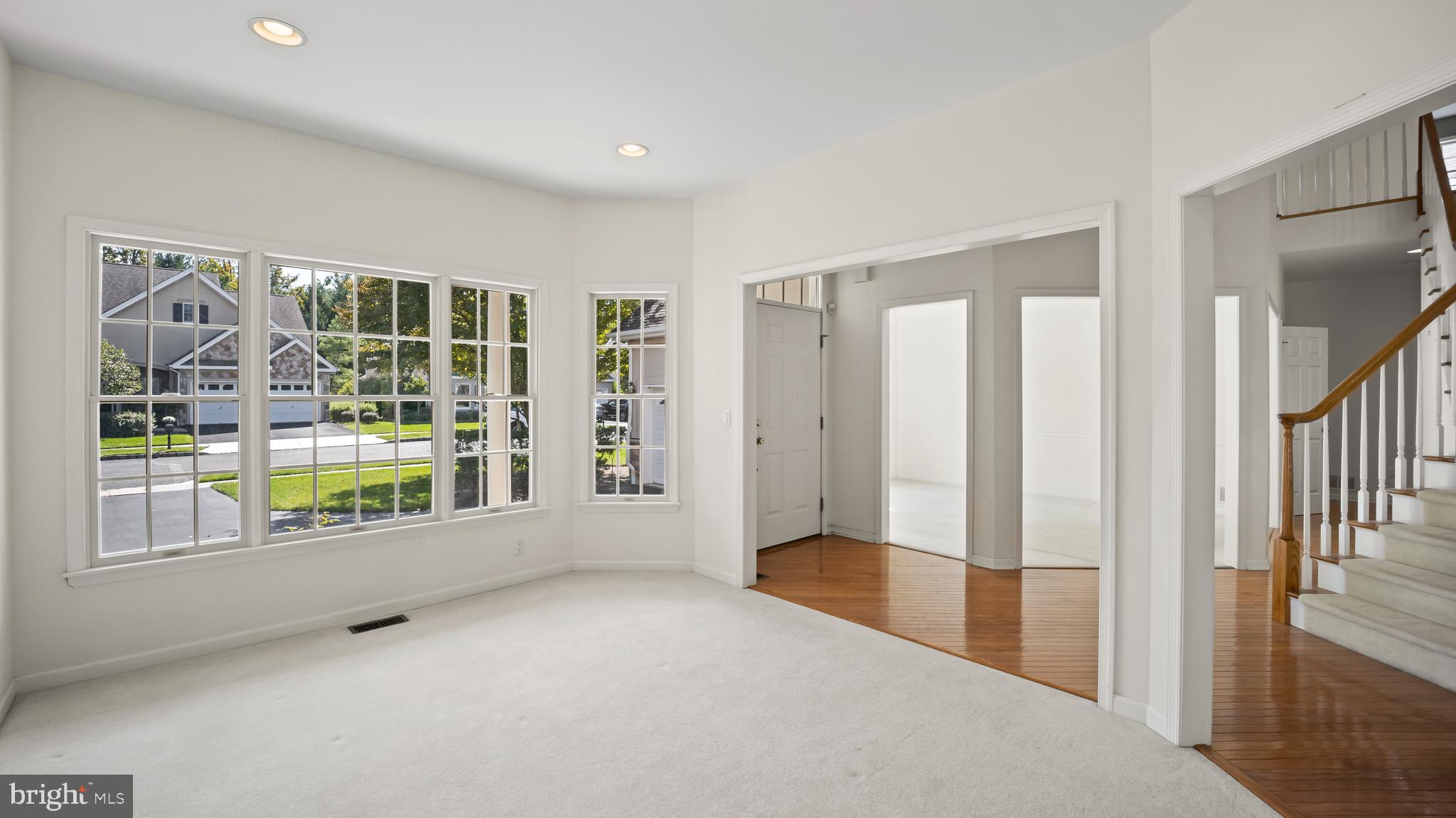 8 Bethpage DRIVE