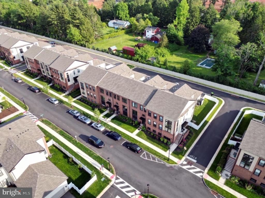 47 E Hartwick