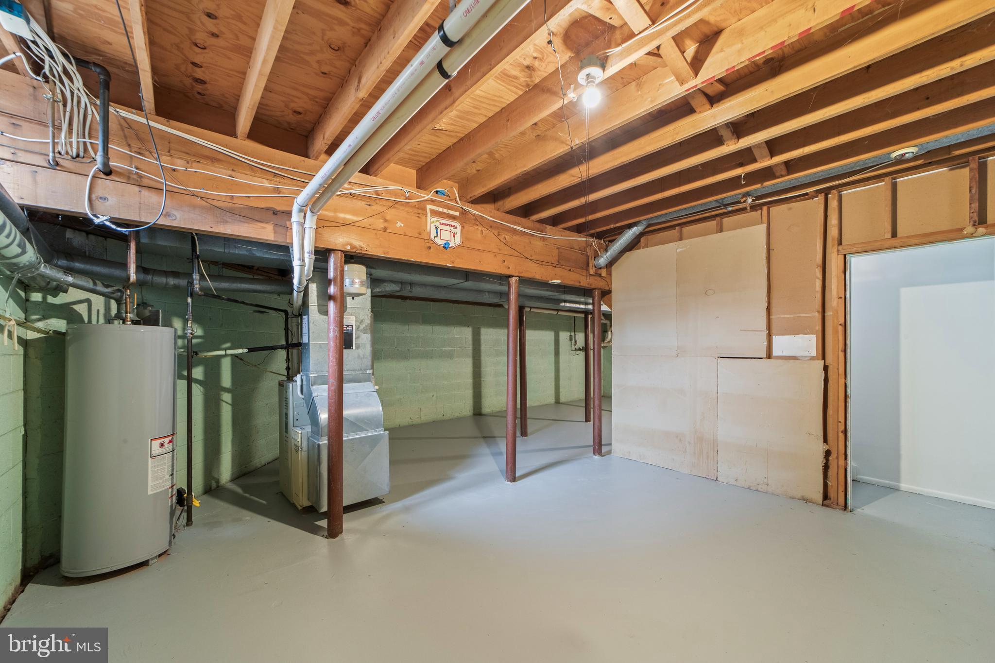 23 Bloomingdale Dr #4b