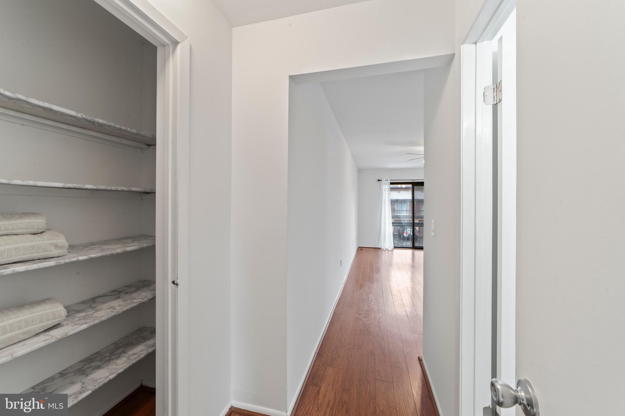 23 Bloomingdale Dr #4b