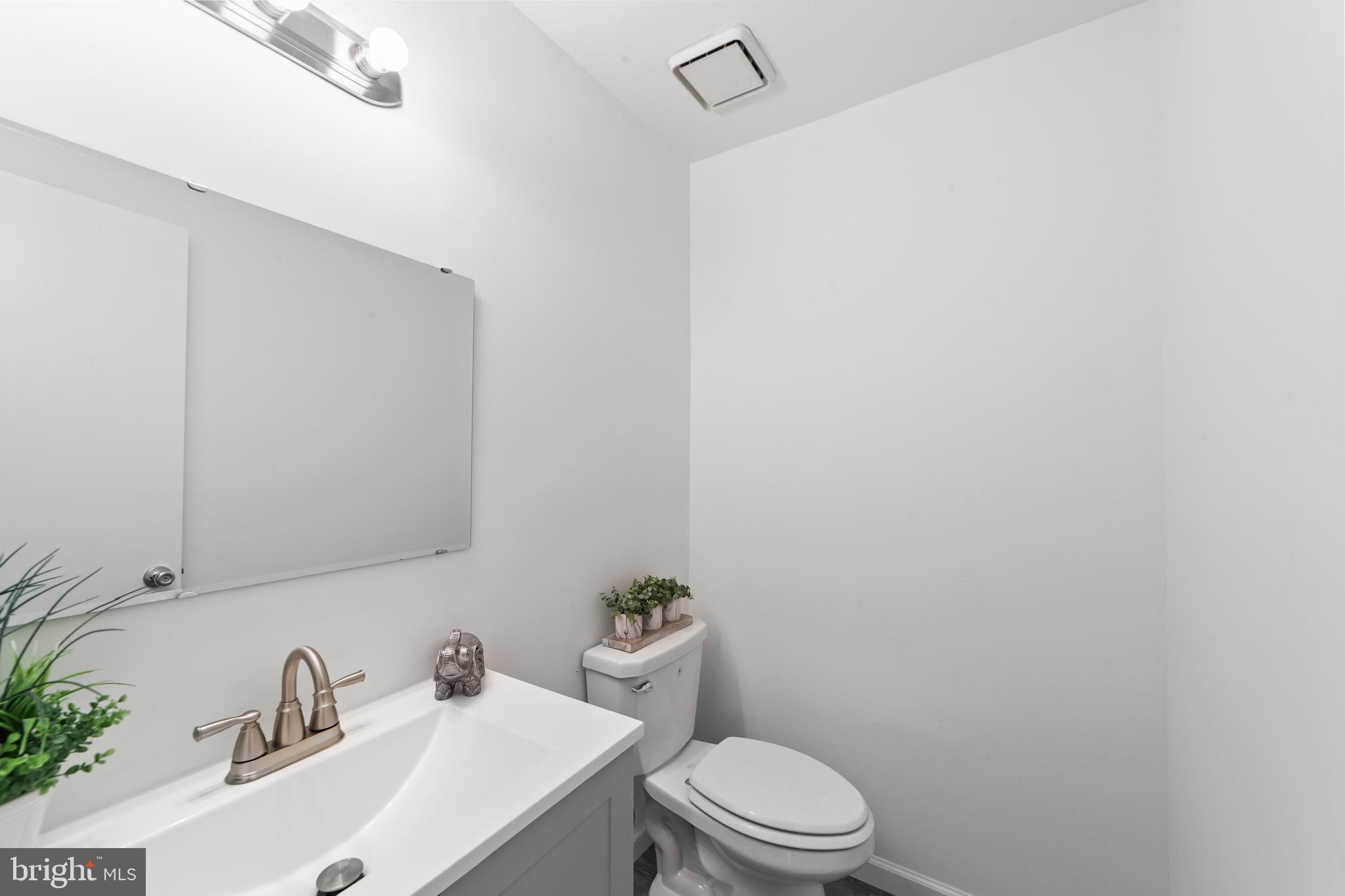 23 Bloomingdale Dr #4b