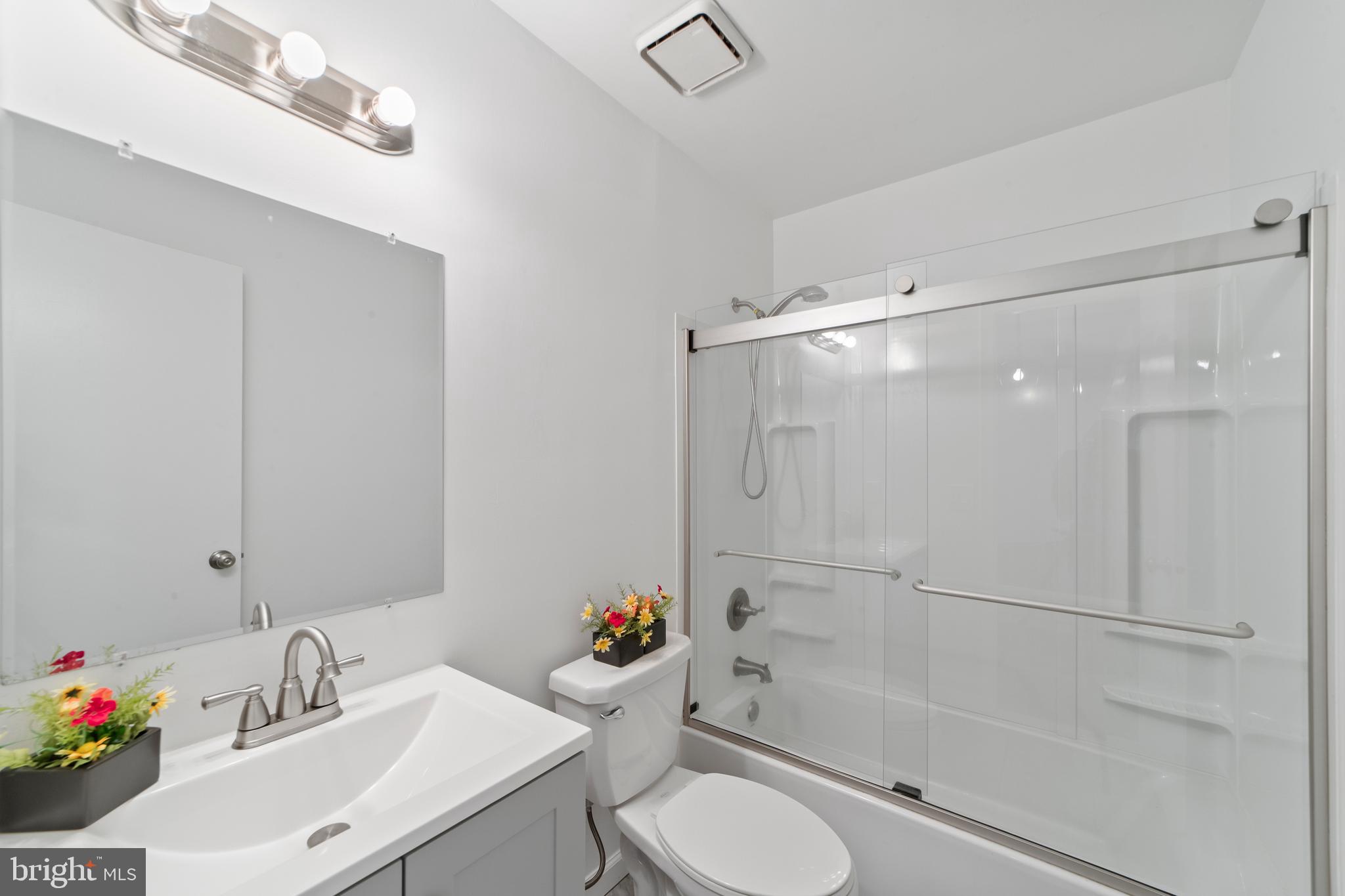 23 Bloomingdale Dr #4b