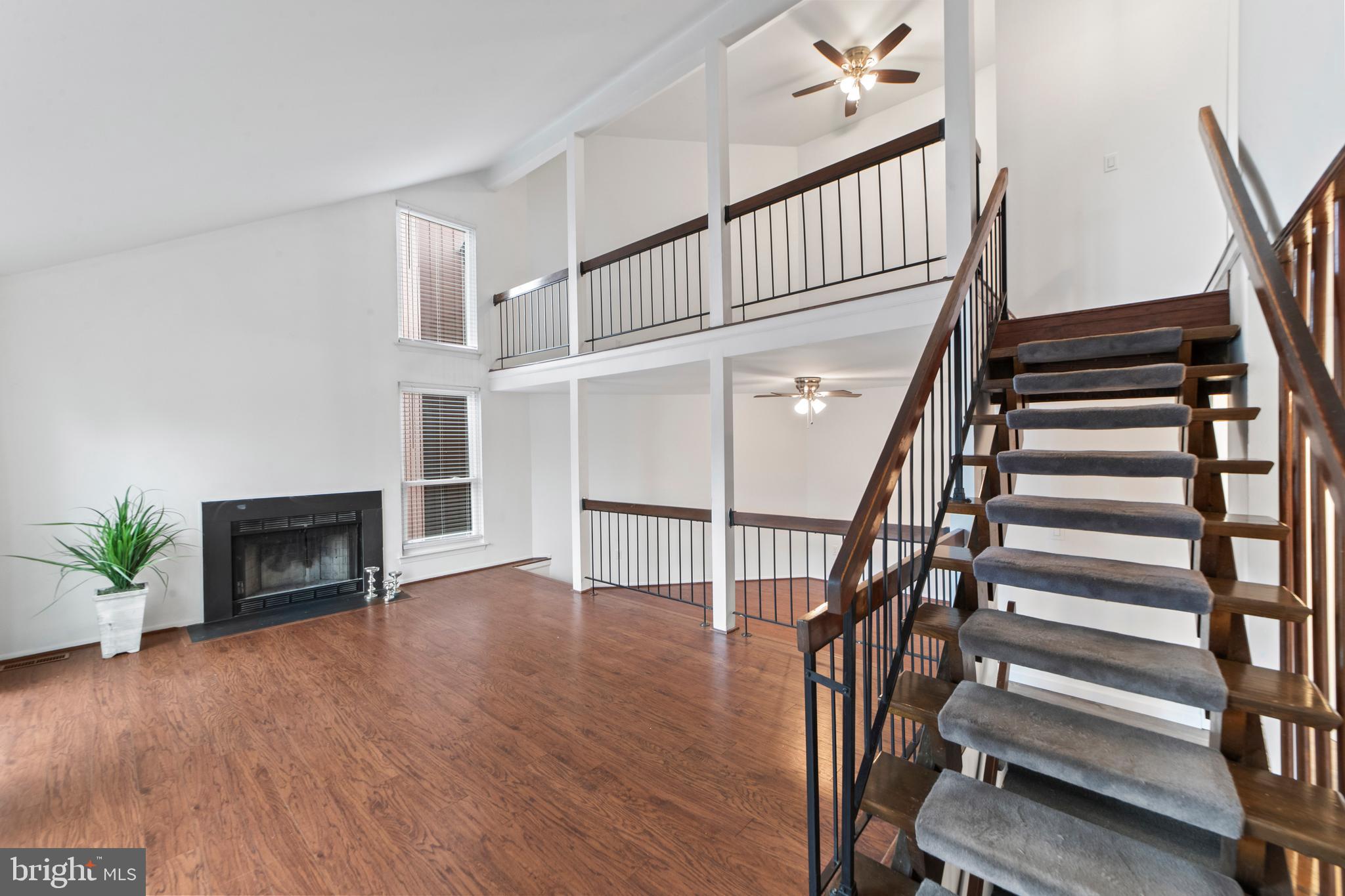 23 Bloomingdale Dr #4b