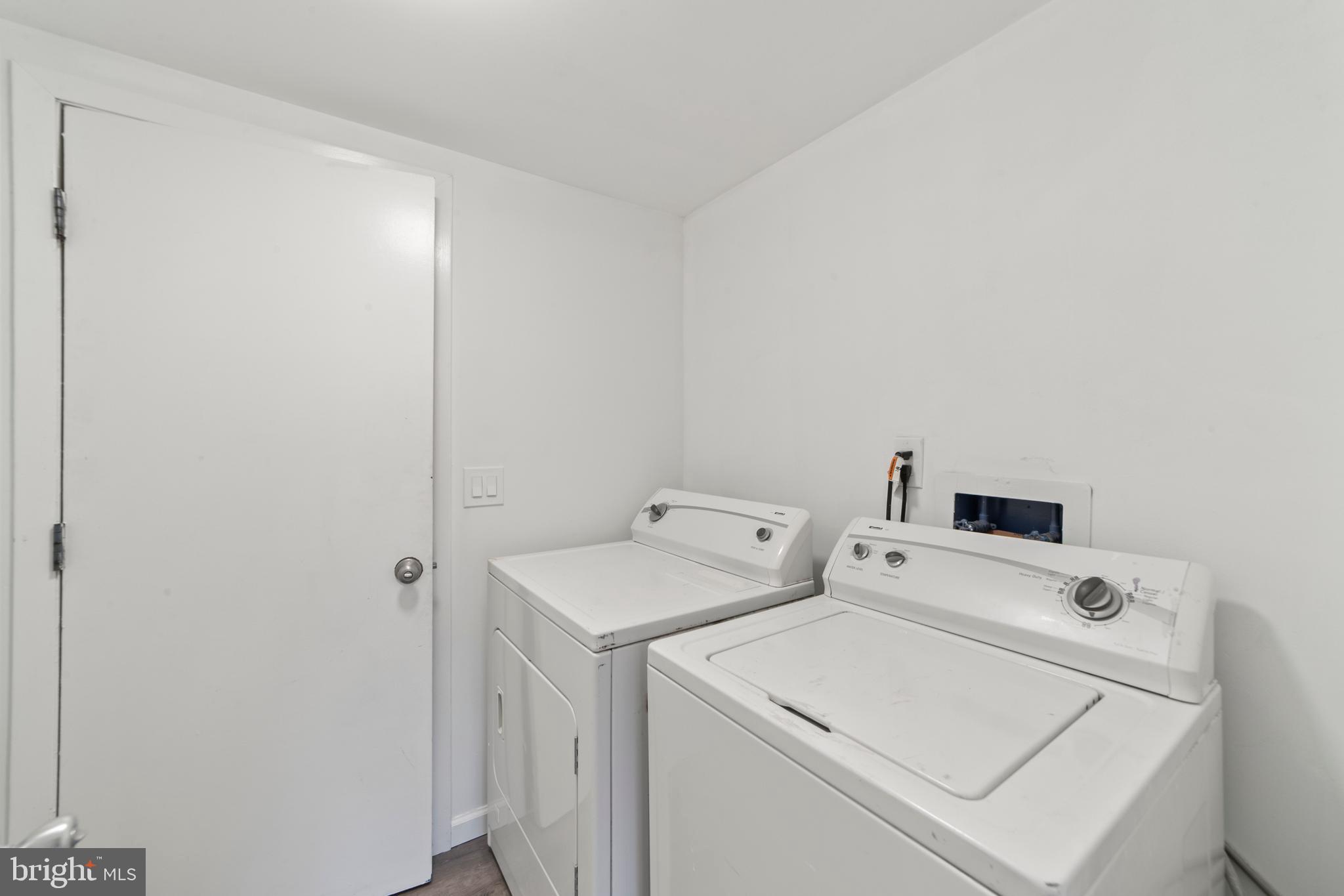 23 Bloomingdale Dr #4b