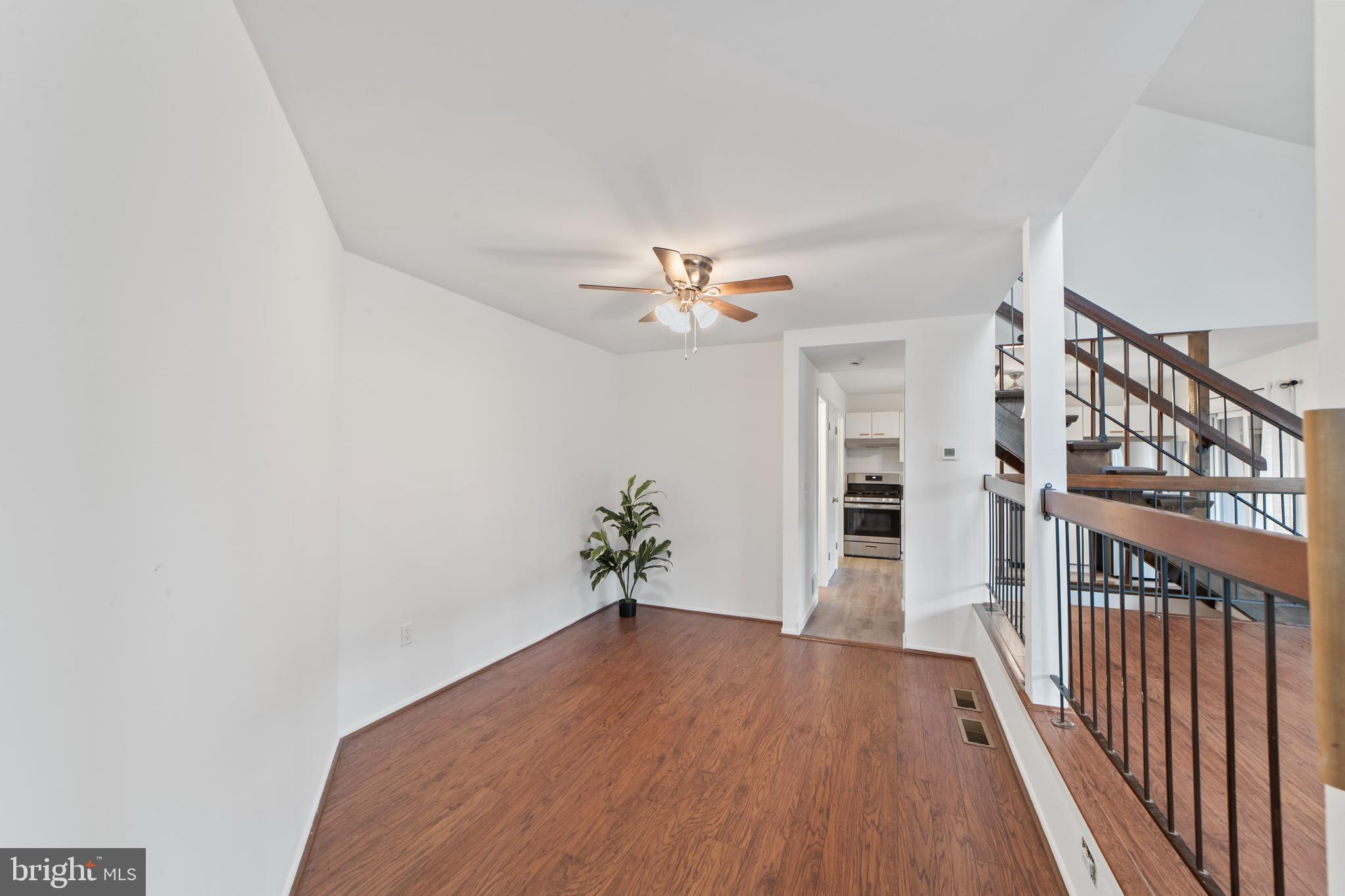 23 Bloomingdale Dr #4b
